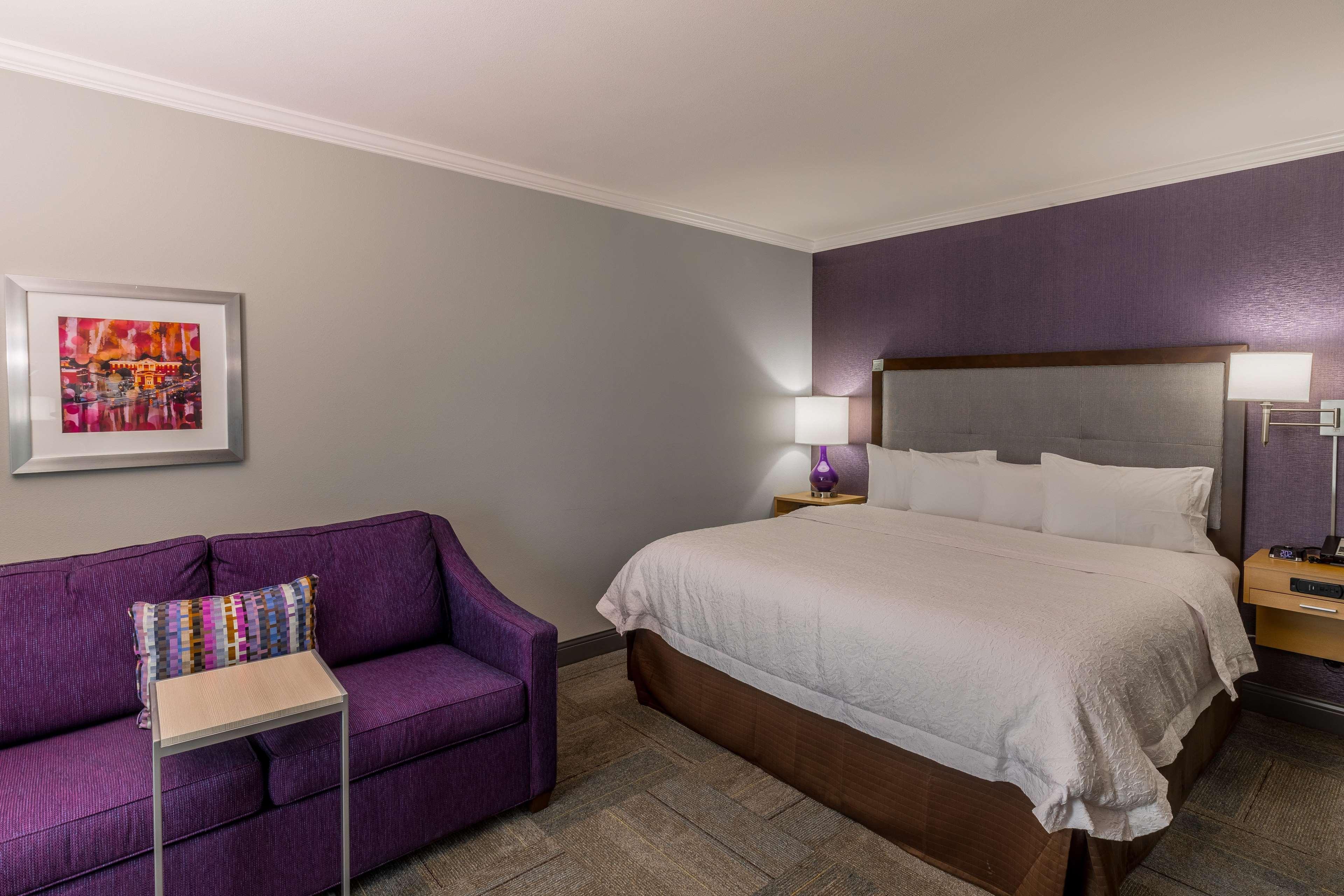 Hampton Inn & Suites Dublin Exterior photo