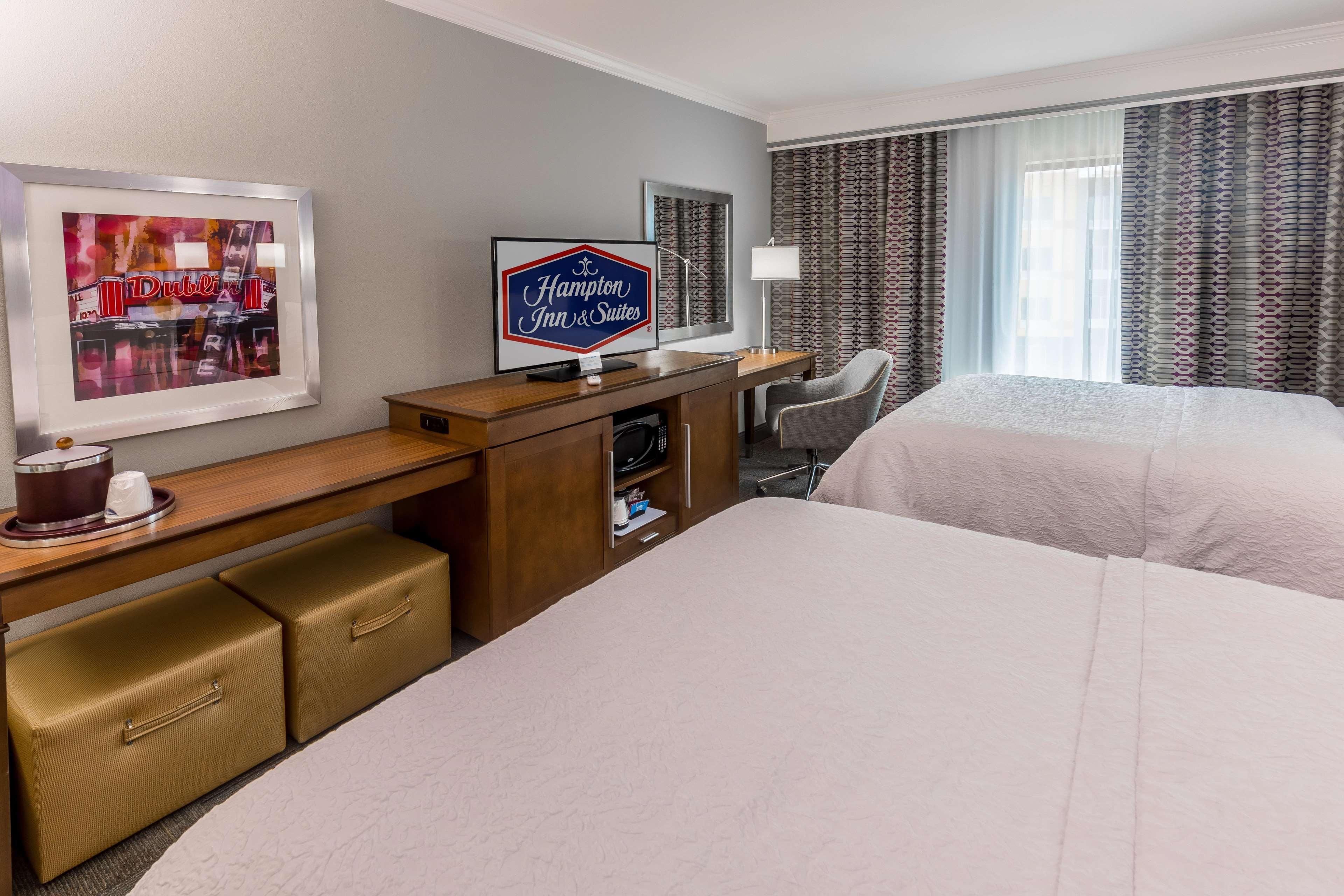 Hampton Inn & Suites Dublin Exterior photo