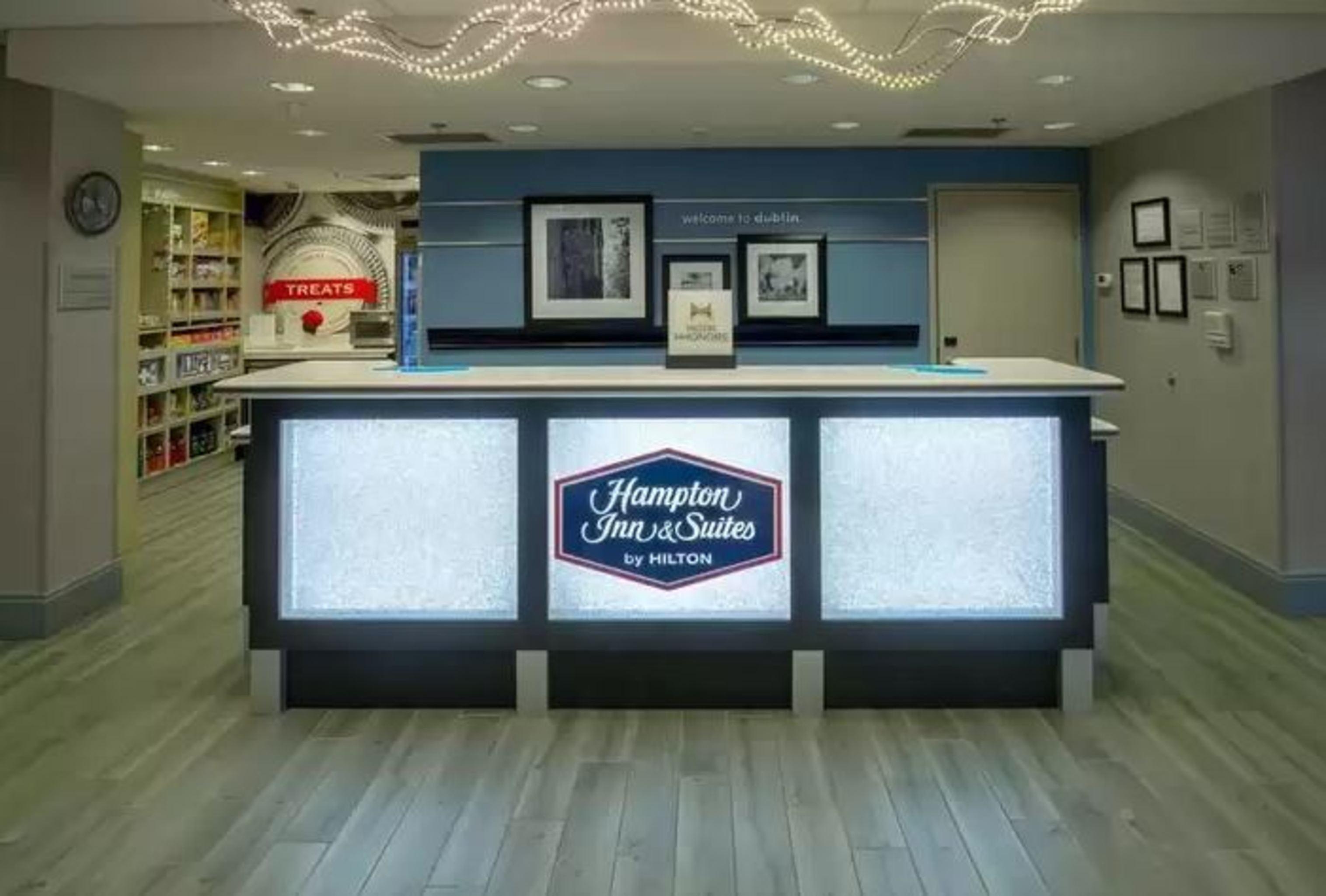 Hampton Inn & Suites Dublin Exterior photo
